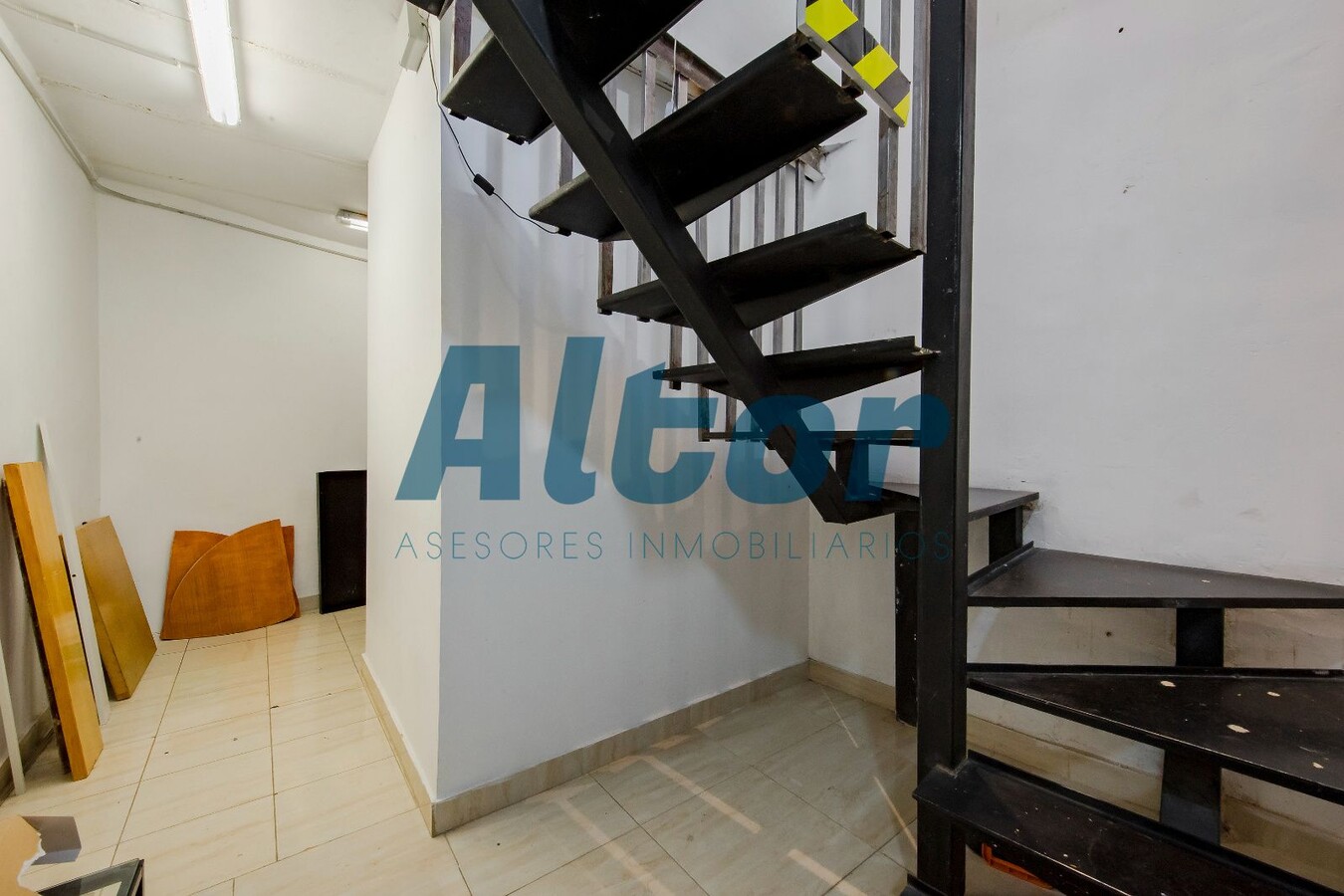 Madrid, MAD 28009 - Unit Pta. IZ -  - Interior Photo - Image 2 of 9