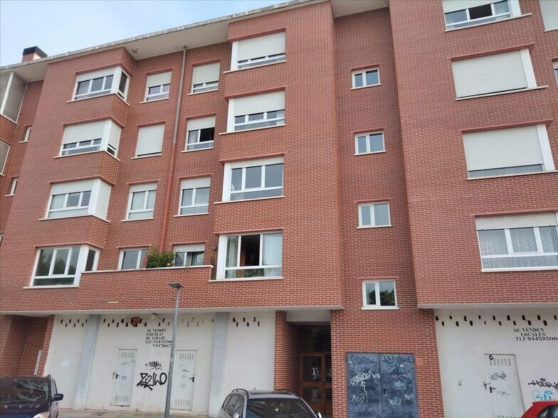 Atxurizubi Kalea, Mungia, Vizcaya for sale - Building Photo - Image 2 of 11