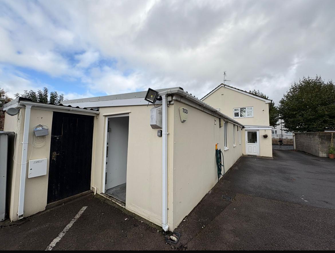 2A Drybridge St, Monmouth to rent Primary Photo- Image 1 of 5