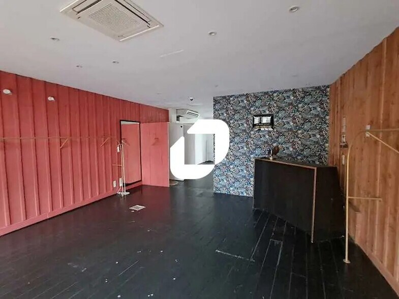 Retail in Bordeaux to rent - Interior Photo - Image 3 of 6