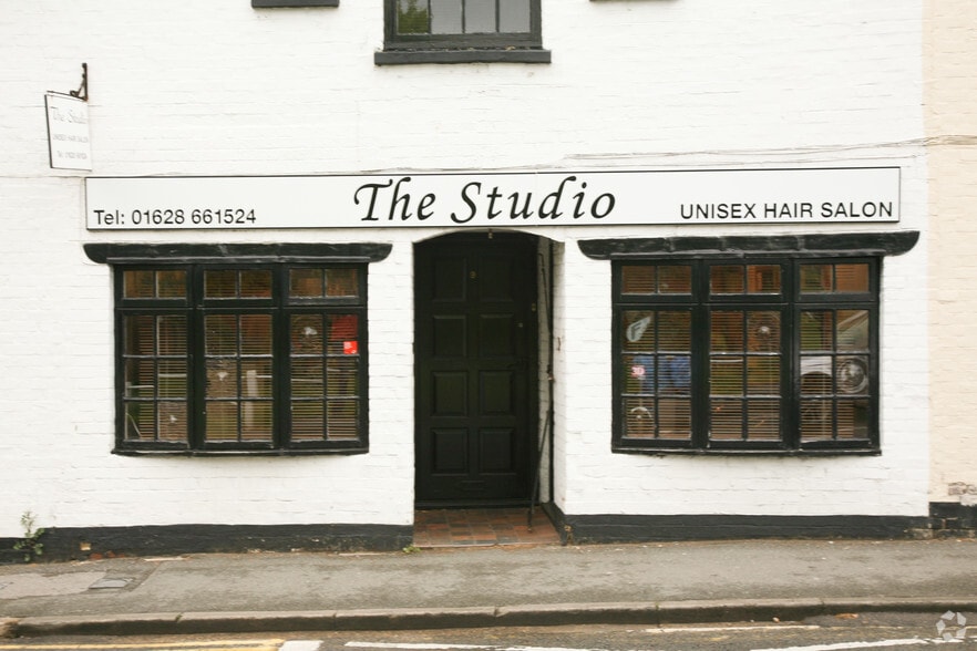 9 High St, Burnham to rent - Building Photo - Image 2 of 3