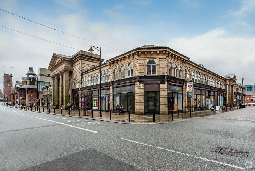 Market Pl, Bolton to rent - Primary Photo - Image 1 of 3