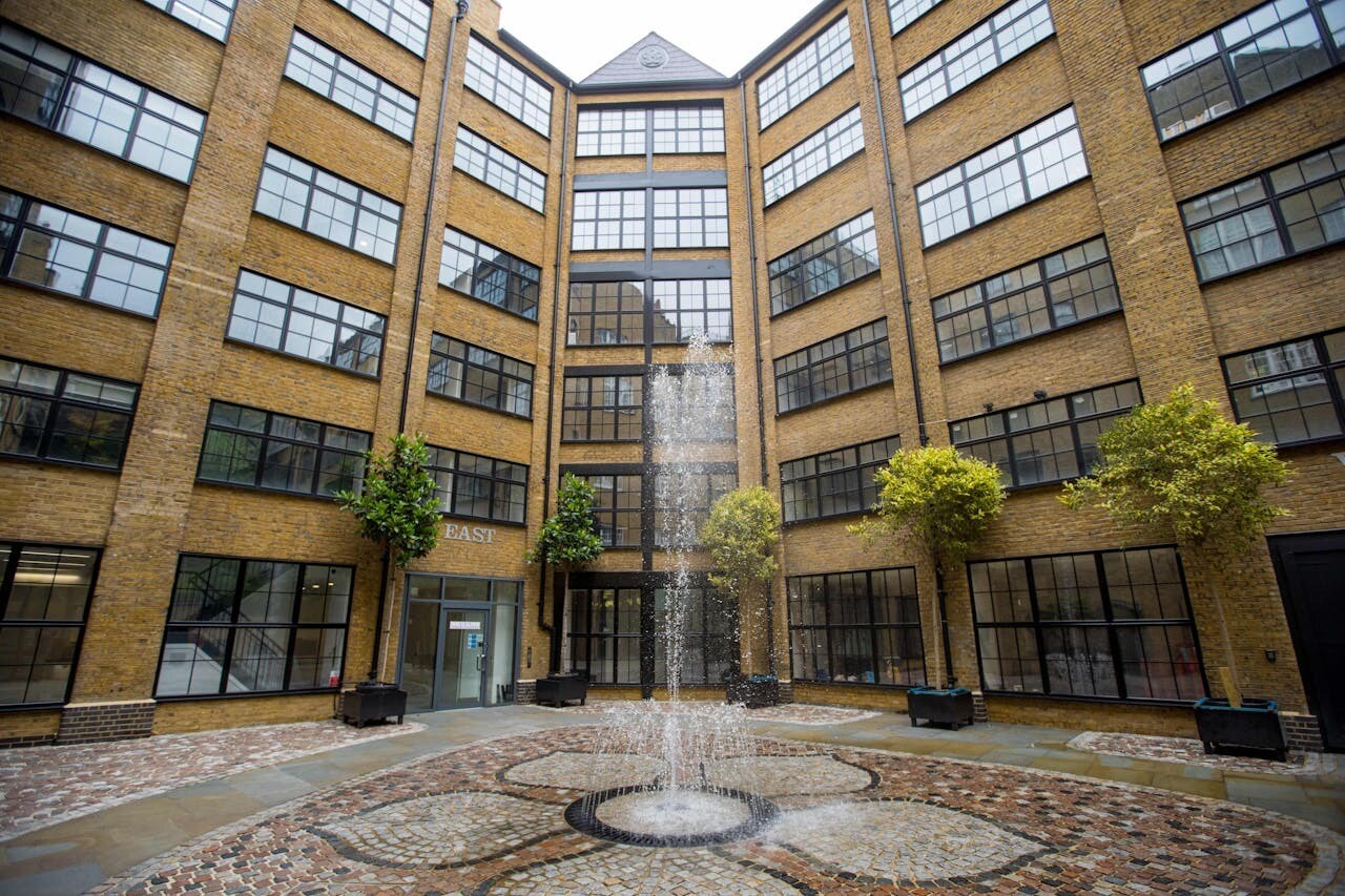 196 Old St, London to rent Building Photo- Image 1 of 28