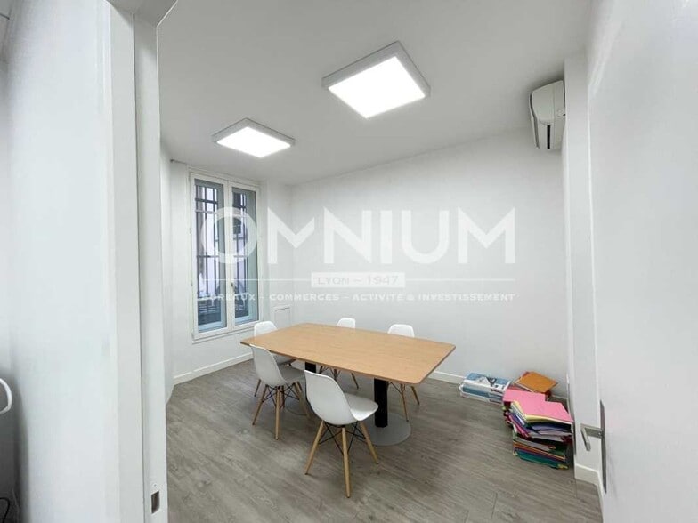 Office in Lyon to rent - Interior Photo - Image 2 of 6