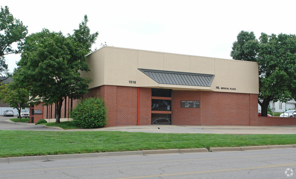 1516 SW 6th Ave, Topeka, KS for sale - Primary Photo - Image 1 of 1