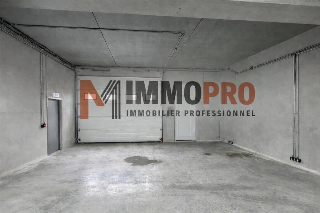 Location Entrepôt 262 m² - Photo 1