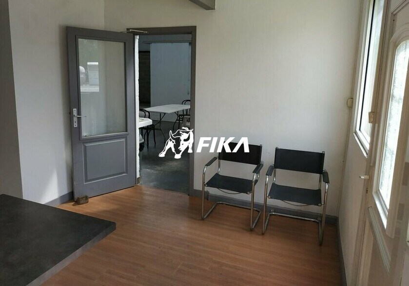 Light Industrial in Pechbonnieu to rent - Interior Photo - Image 3 of 3