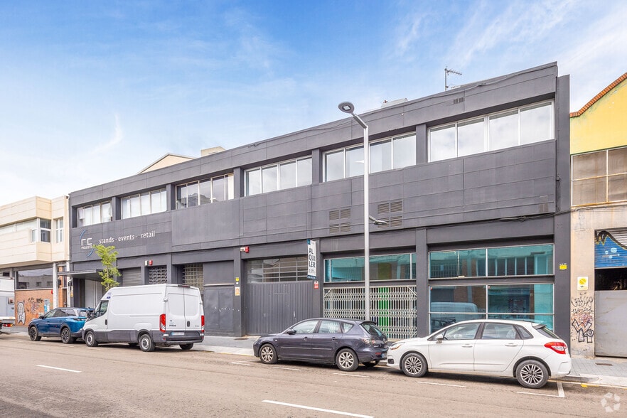 Industrial in L'Hospitalet de Llobregat, Barcelona to rent - Building Photo - Image 1 of 10