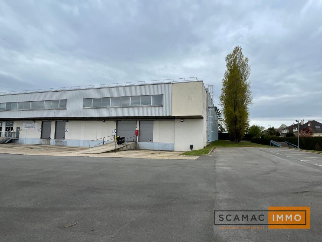 Industrial in MORANGIS to rent Building Photo- Image 1 of 12