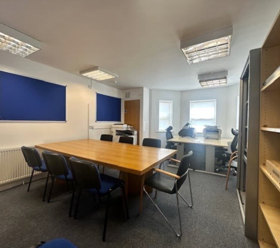 3 Lorne Park Rd, Bournemouth to rent Interior Photo- Image 1 of 3