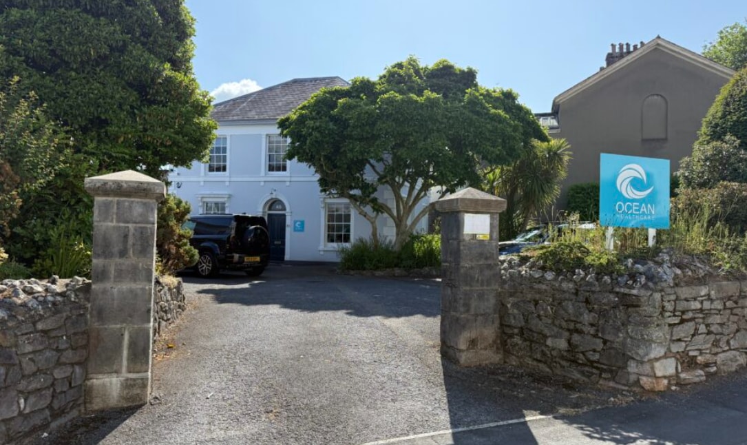 45 Devon Sq, Newton Abbot to rent Primary Photo- Image 1 of 6