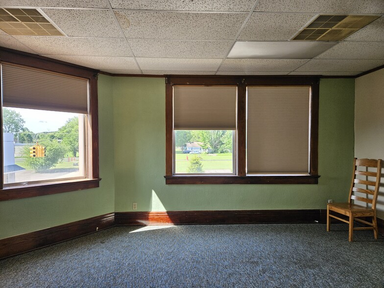 231 E Railway St, Coleman, MI for rent - Interior Photo - Image 2 of 14