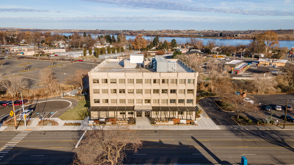 1100 Jadwin Ave, Richland, WA for rent - Building Photo - Image 1 of 5