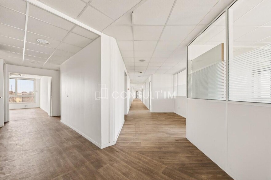 Office in Paris for sale - Building Photo - Image 1 of 9