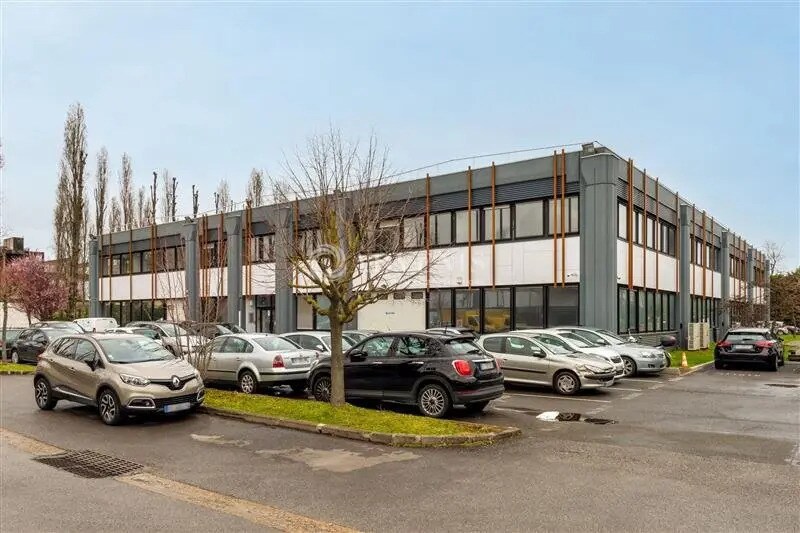 Light Industrial in Gennevilliers to rent - Building Photo - Image 1 of 10