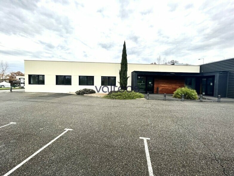 2 Rue Jean Monnet, Saint-Jean to rent - Building Photo - Image 3 of 9