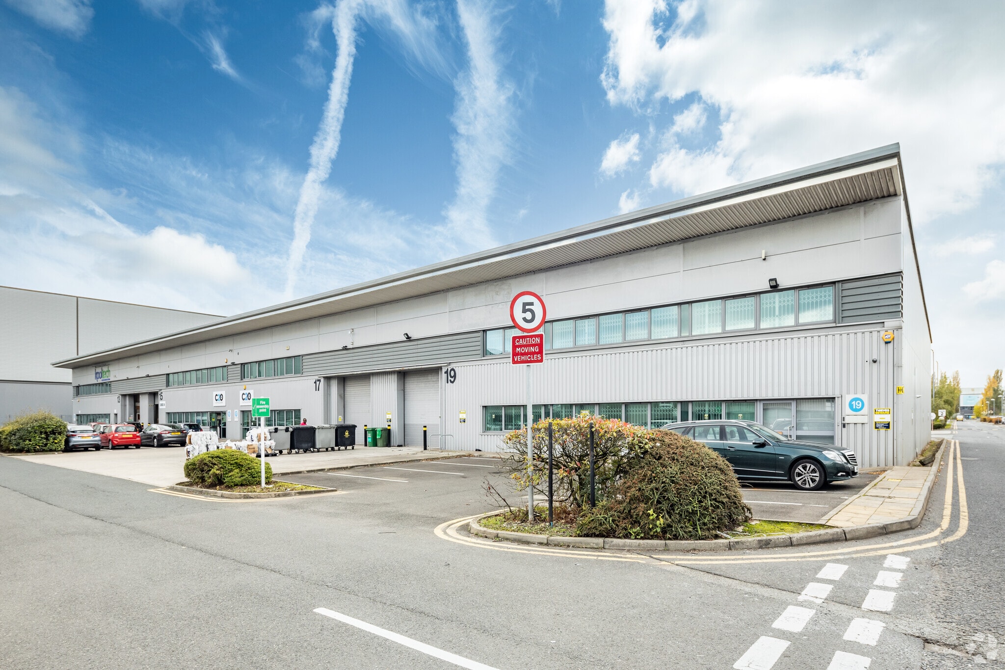 13 Wheel Forge Way, Manchester to rent Primary Photo- Image 1 of 4