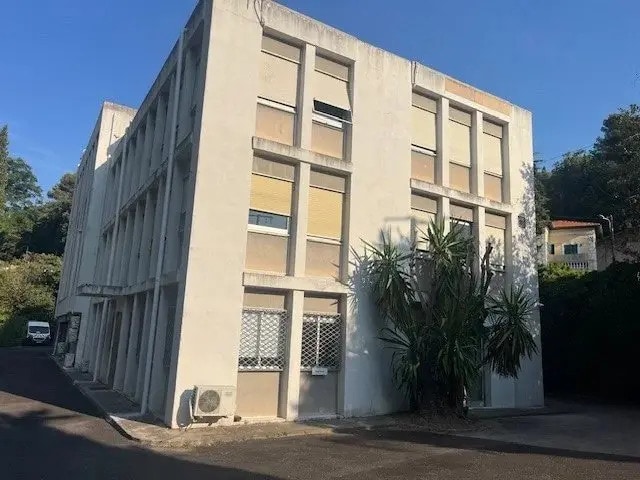 Location Bureaux 36 m² - Photo 1