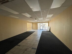 2833-2949 E Desert Inn Rd, Las Vegas, NV to rent Building Photo- Image 1 of 6