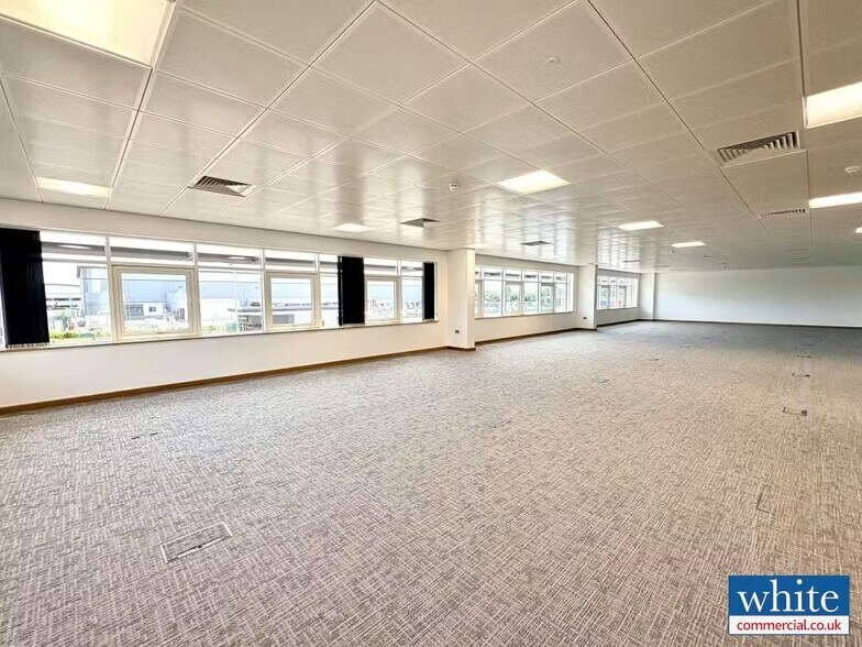 Ploughley Rd, Ambrosden to rent - Interior Photo - Image 2 of 5