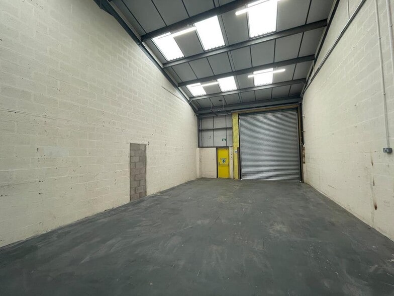 Dewsbury Rd, Stoke On Trent to rent - Building Photo - Image 2 of 9