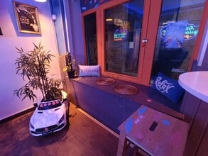 Retail in Barcelona, Barcelona to rent Interior Photo- Image 2 of 7