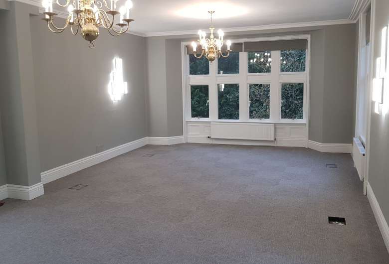 Dunham Rd, Altrincham to rent Building Photo- Image 1 of 6