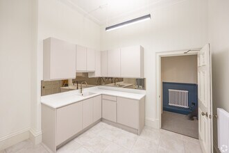 50 Queen Sq, Bristol to rent Interior Photo- Image 2 of 3