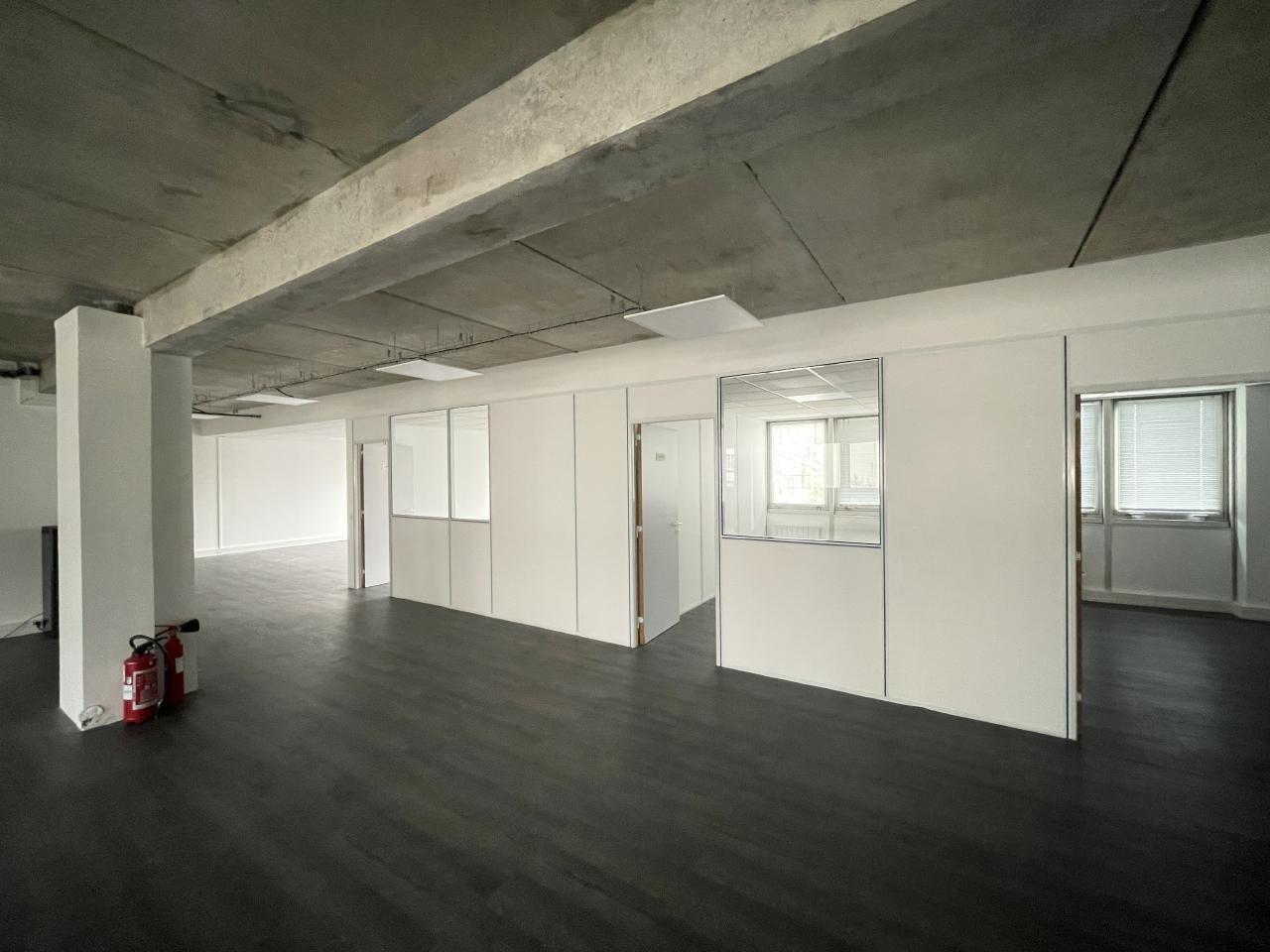 Office in Saint-Ouen-sur-Seine to rent Interior Photo- Image 1 of 8