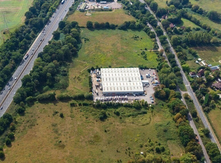 London Rd, Send to rent - Building Photo - Image 2 of 4