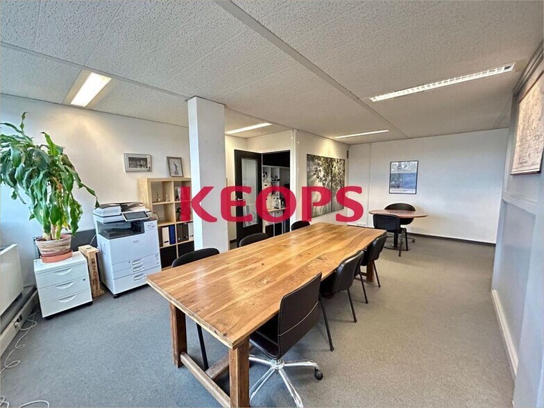 1149 Rue La Pyrénéenne, Labège to rent - Interior Photo - Image 3 of 19