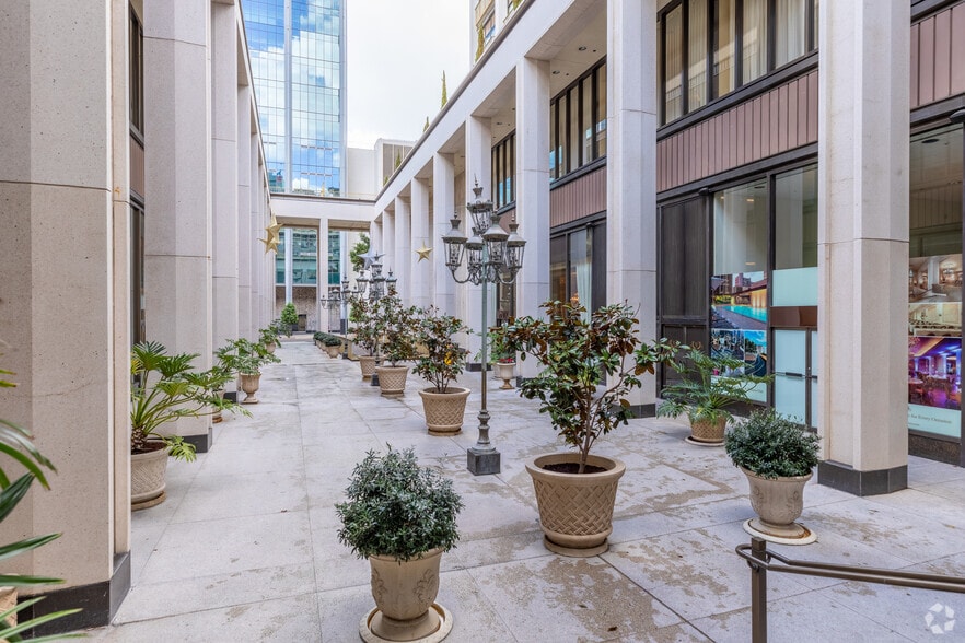 1055 2nd Ave, San Diego, CA to rent - Building Photo - Image 3 of 11