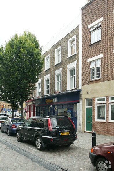 146-148 Battersea High St, London to rent - Primary Photo - Image 1 of 2