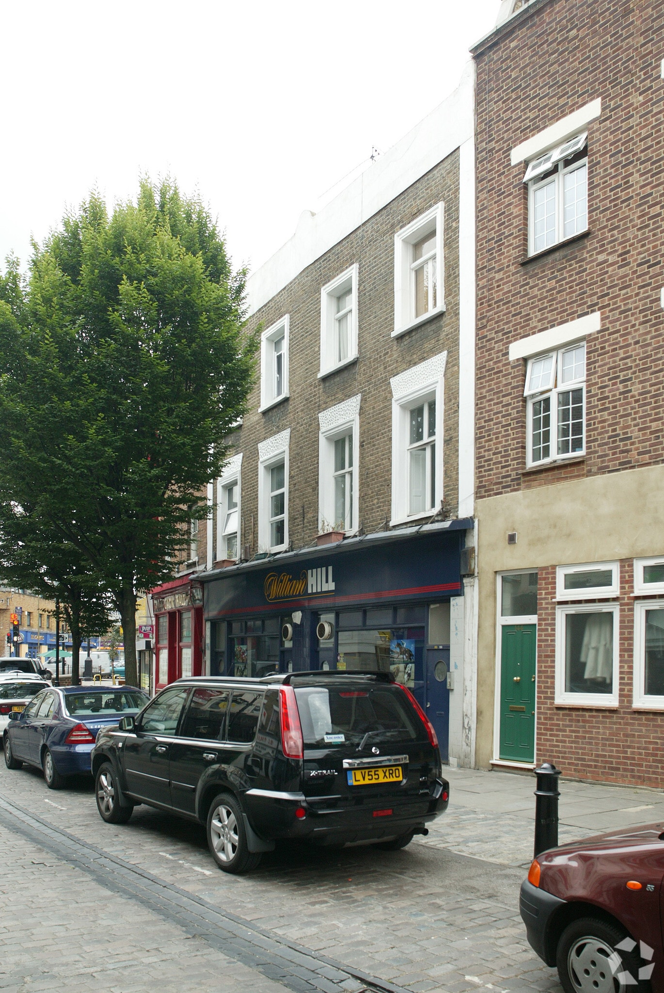 146-148 Battersea High St, London to rent Primary Photo- Image 1 of 3