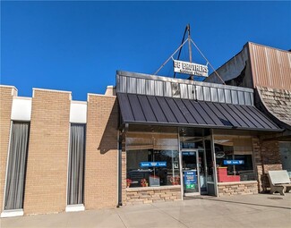 More details for 606 Oregon St, Hiawatha, KS - Retail for Sale