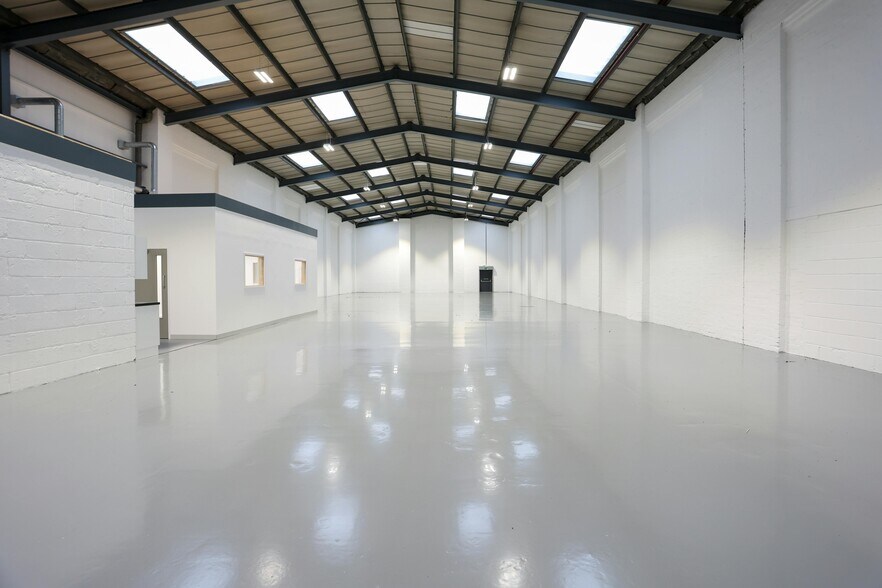 Shenstone Trading Estate, Halesowen to rent - Building Photo - Image 3 of 19