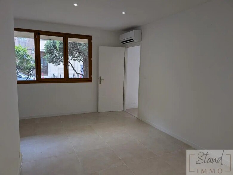 Office in Marseille for sale - Building Photo - Image 3 of 5