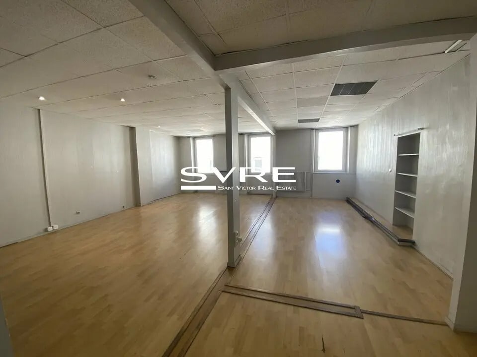 Location Bureaux 127 m² - Photo 1