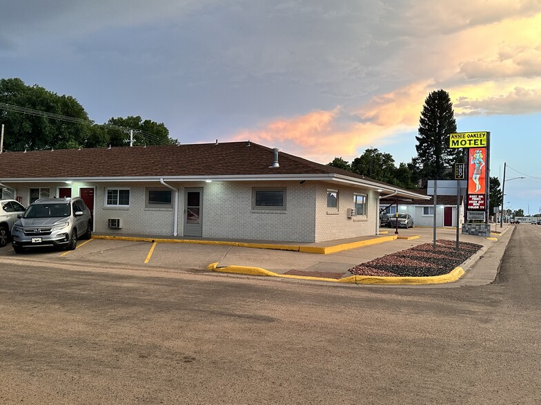 428 Center Ave, Oakley, KS for sale - Building Photo - Image 2 of 4