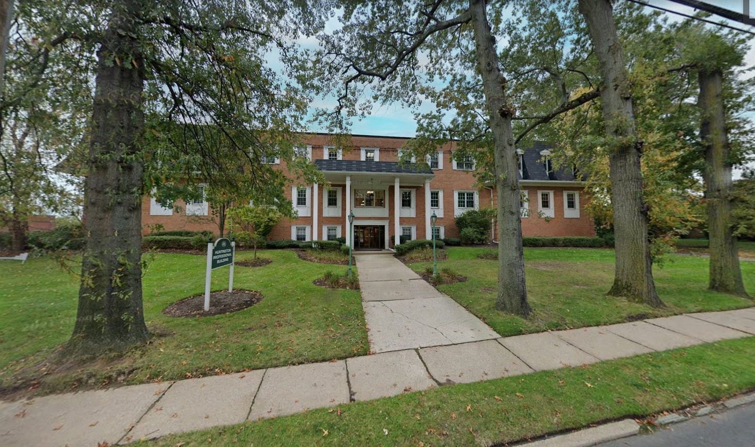 496 Kinderkamack Rd, Oradell 07649 UK