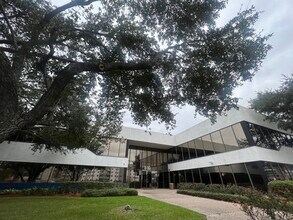 810 Highway 6 S, Houston, TX for rent Building Photo- Image 1 of 7