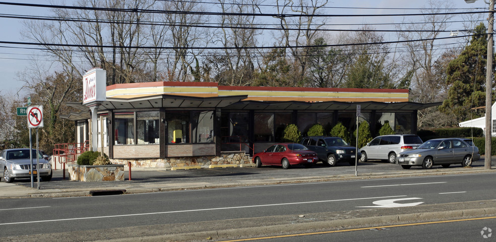 756 N Broadway, Amityville, NY for sale - Building Photo - Image 1 of 1