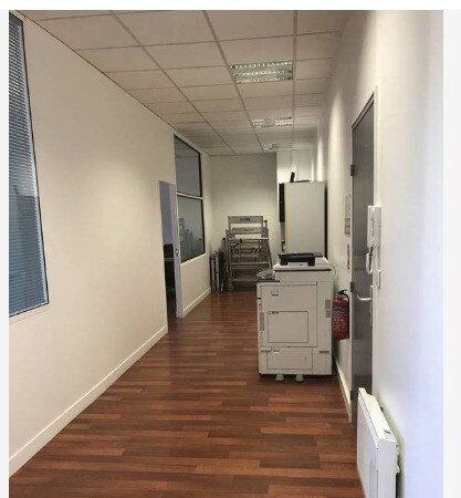 Office in Saint-Ouen-sur-Seine to rent Interior Photo- Image 1 of 8