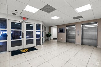 1650 SE 17th St, Fort Lauderdale, FL to rent Interior Photo- Image 2 of 6