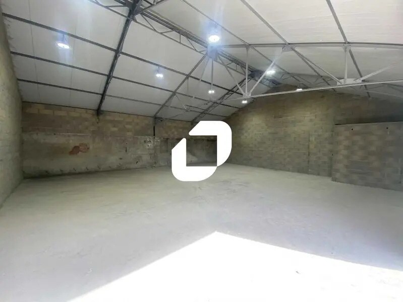 Location Entrepôt 220 m² - Photo 1
