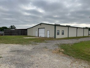 159 Park Row, Van, TX for rent Building Photo- Image 1 of 15