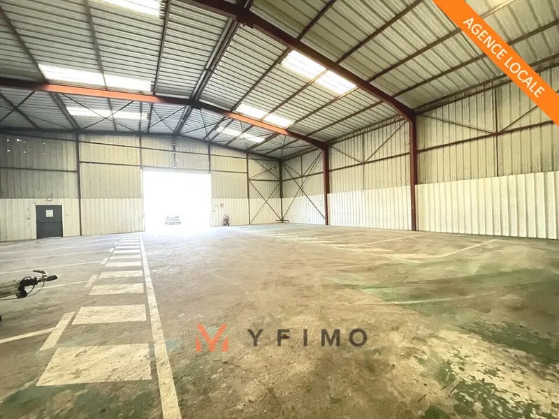 Vente Local d'activités 1 200 m² - Photo 1