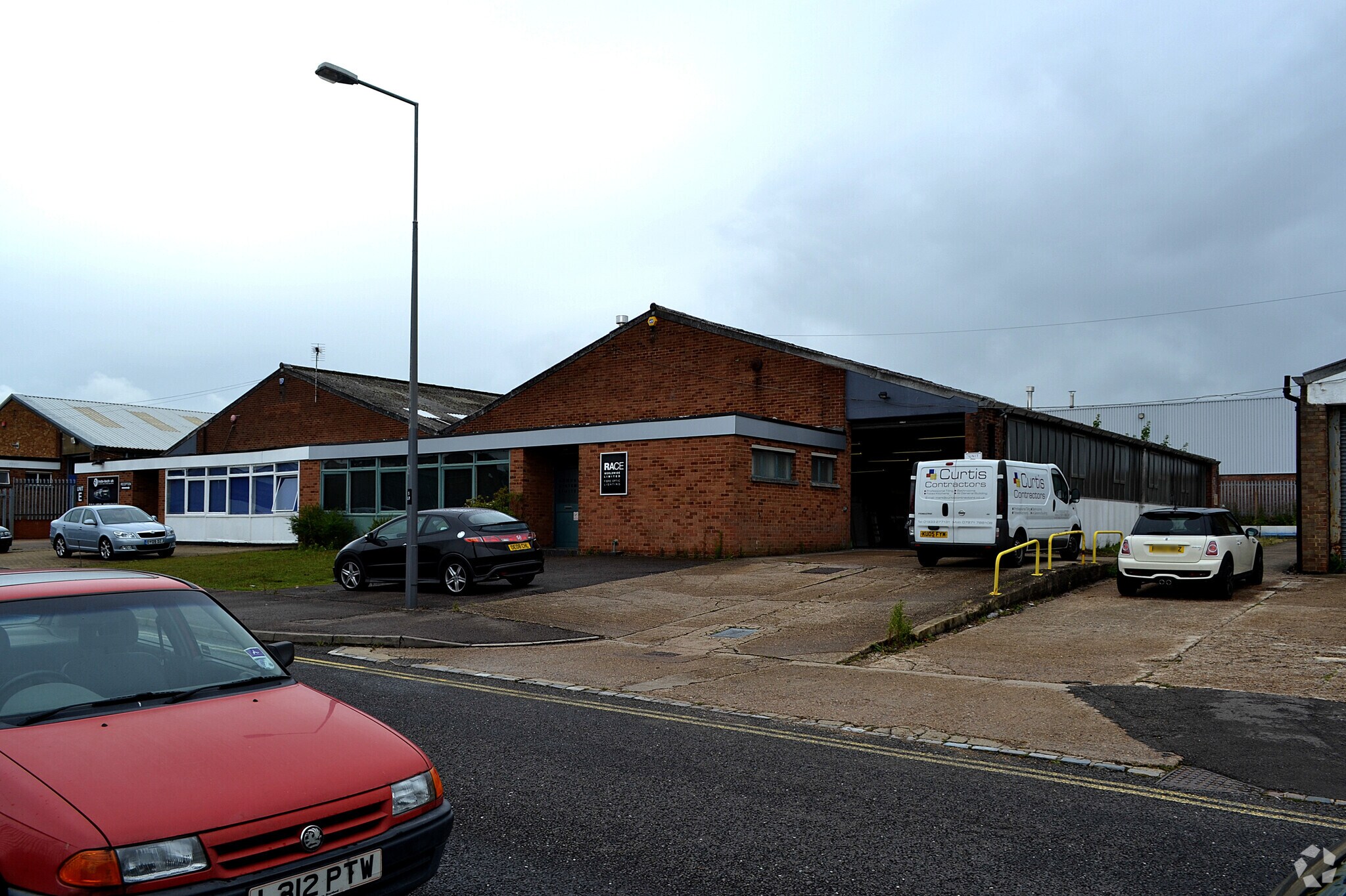 Lyon Rd, Milton Keynes for sale Primary Photo- Image 1 of 1