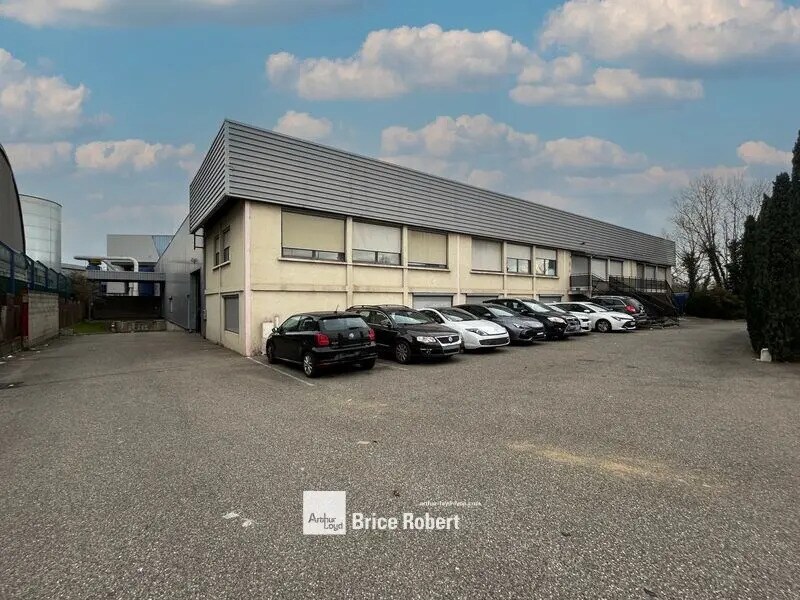 Light Industrial in Saint-Priest to rent Building Photo- Image 1 of 15
