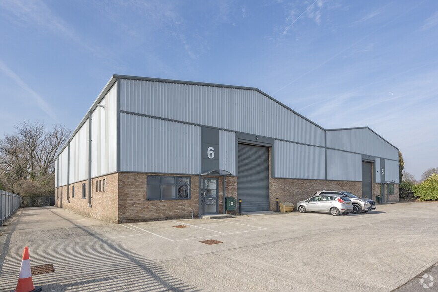 5-6 Ravenseft Park, Swindon for sale - Primary Photo - Image 1 of 1